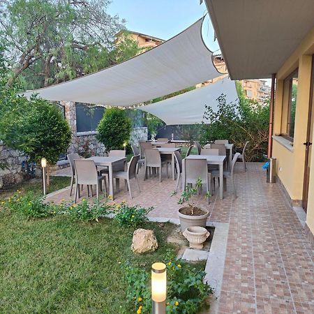 B&B Villa Chiara Bed And Breakfast ตาออร์มินา ภายนอก รูปภาพ