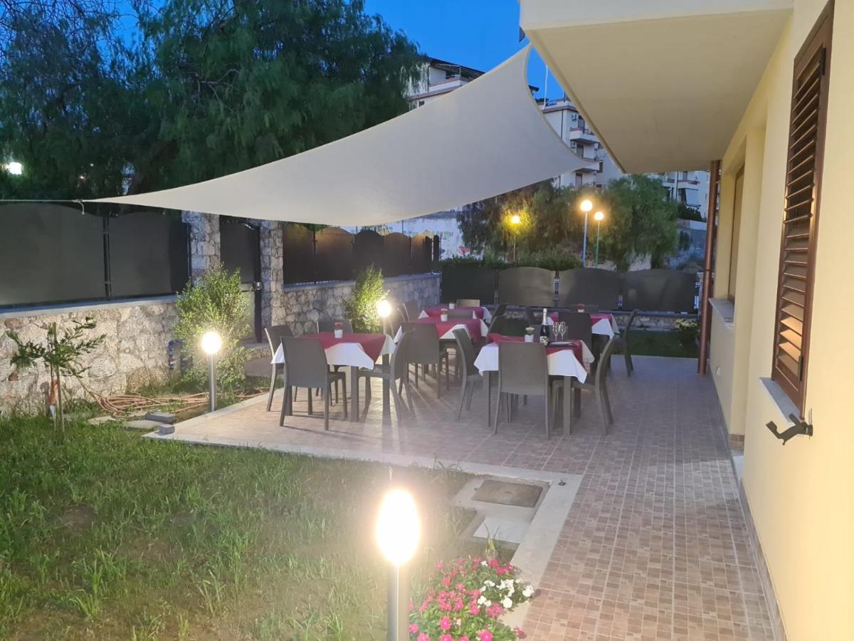 B&B Villa Chiara Bed And Breakfast ตาออร์มินา ภายนอก รูปภาพ
