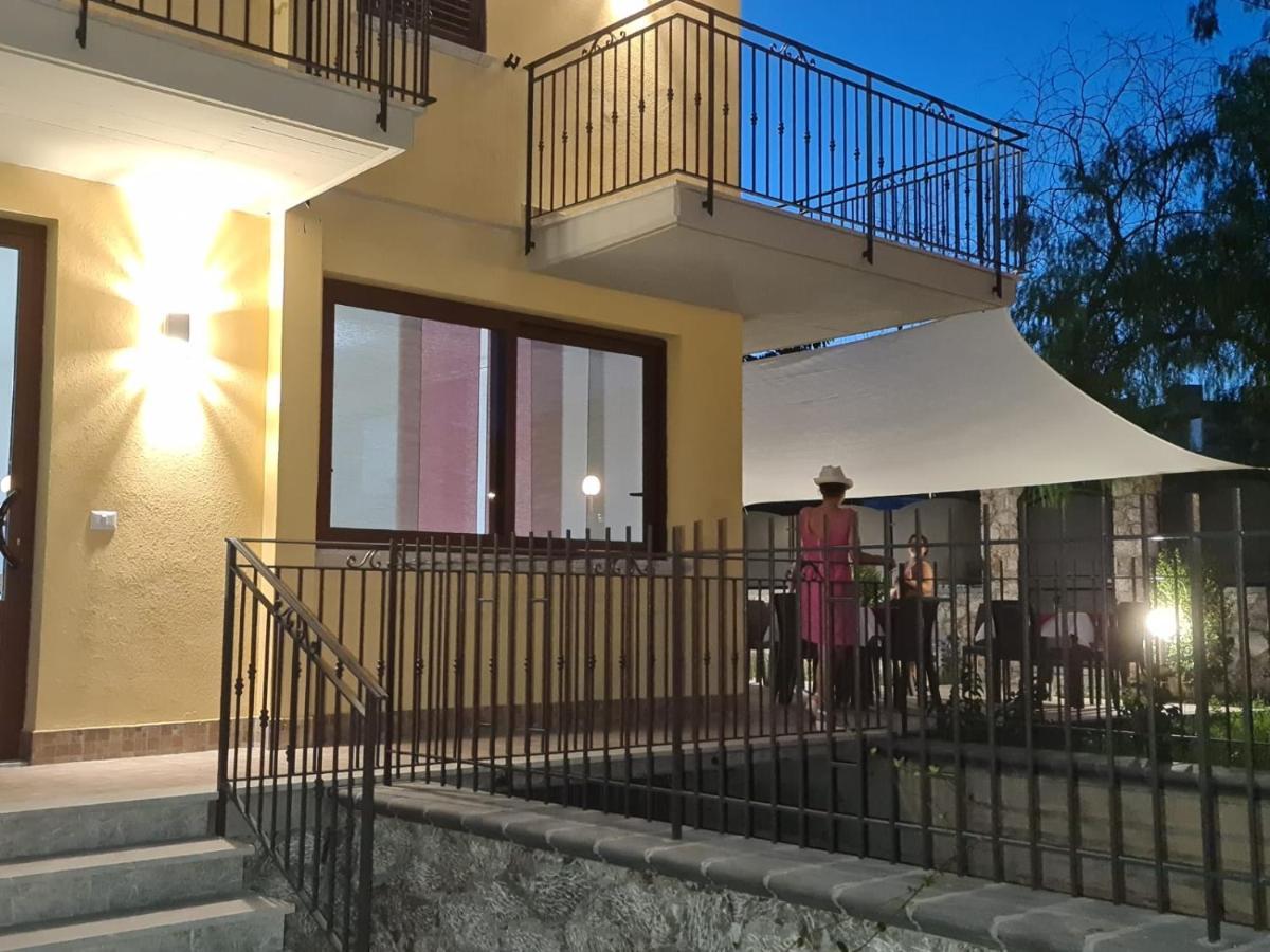 B&B Villa Chiara Bed And Breakfast ตาออร์มินา ภายนอก รูปภาพ