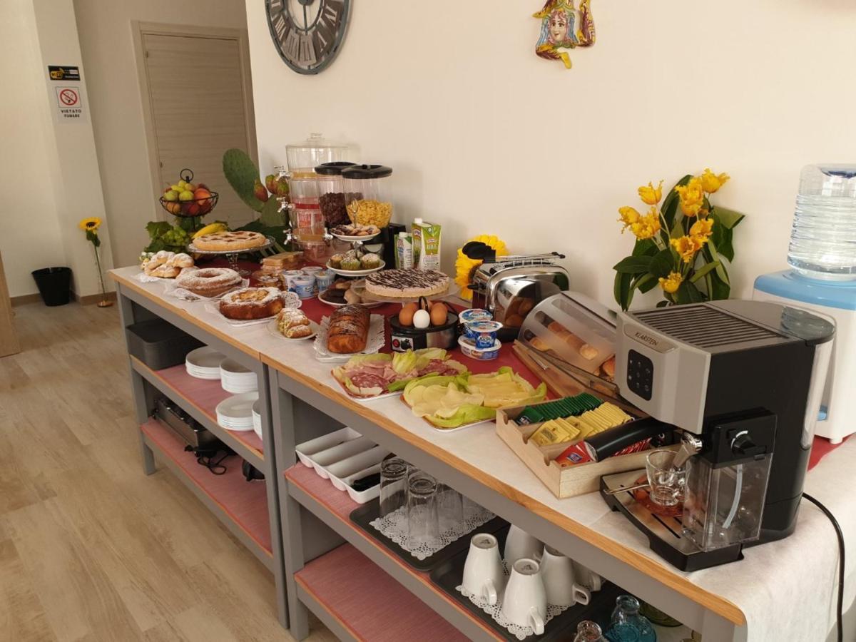 B&B Villa Chiara Bed And Breakfast ตาออร์มินา ภายนอก รูปภาพ