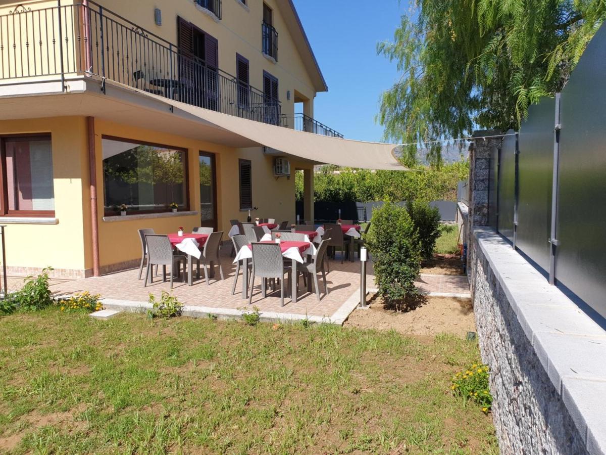 B&B Villa Chiara Bed And Breakfast ตาออร์มินา ภายนอก รูปภาพ