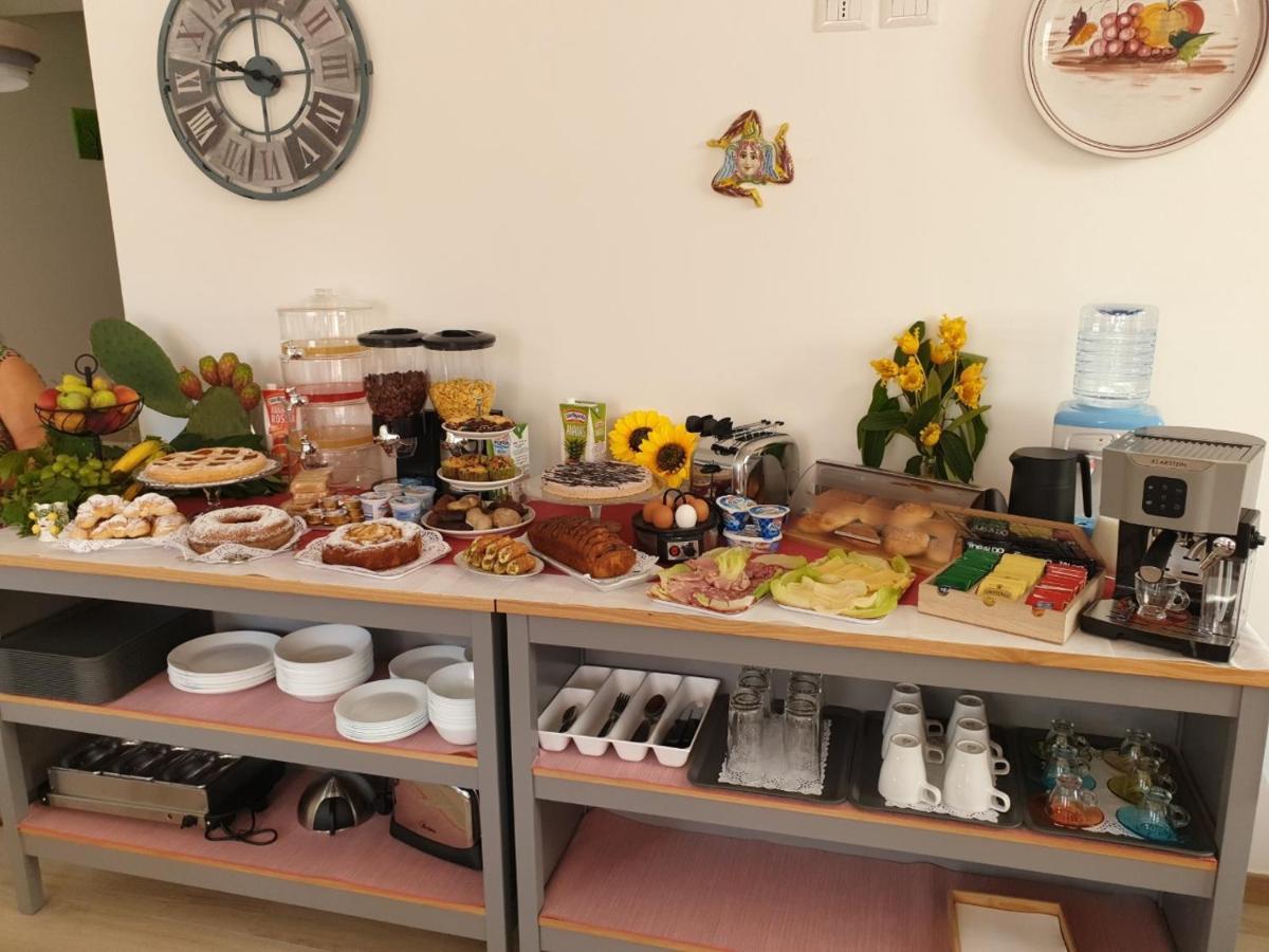 B&B Villa Chiara Bed And Breakfast ตาออร์มินา ภายนอก รูปภาพ