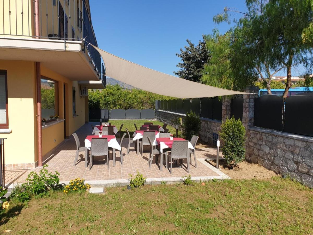 B&B Villa Chiara Bed And Breakfast ตาออร์มินา ภายนอก รูปภาพ