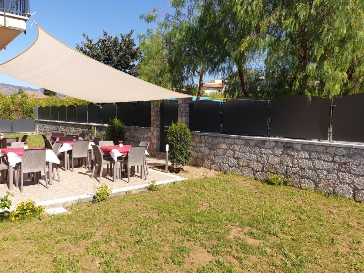 B&B Villa Chiara Bed And Breakfast ตาออร์มินา ภายนอก รูปภาพ