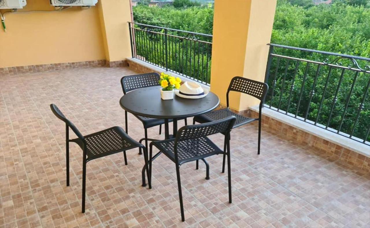 B&B Villa Chiara Bed And Breakfast ตาออร์มินา ภายนอก รูปภาพ