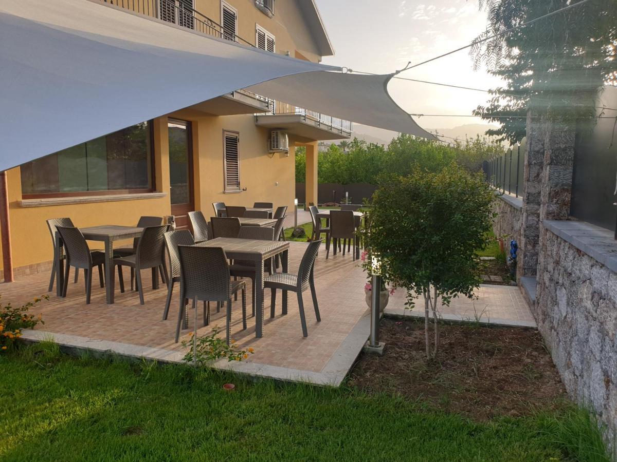 B&B Villa Chiara Bed And Breakfast ตาออร์มินา ภายนอก รูปภาพ