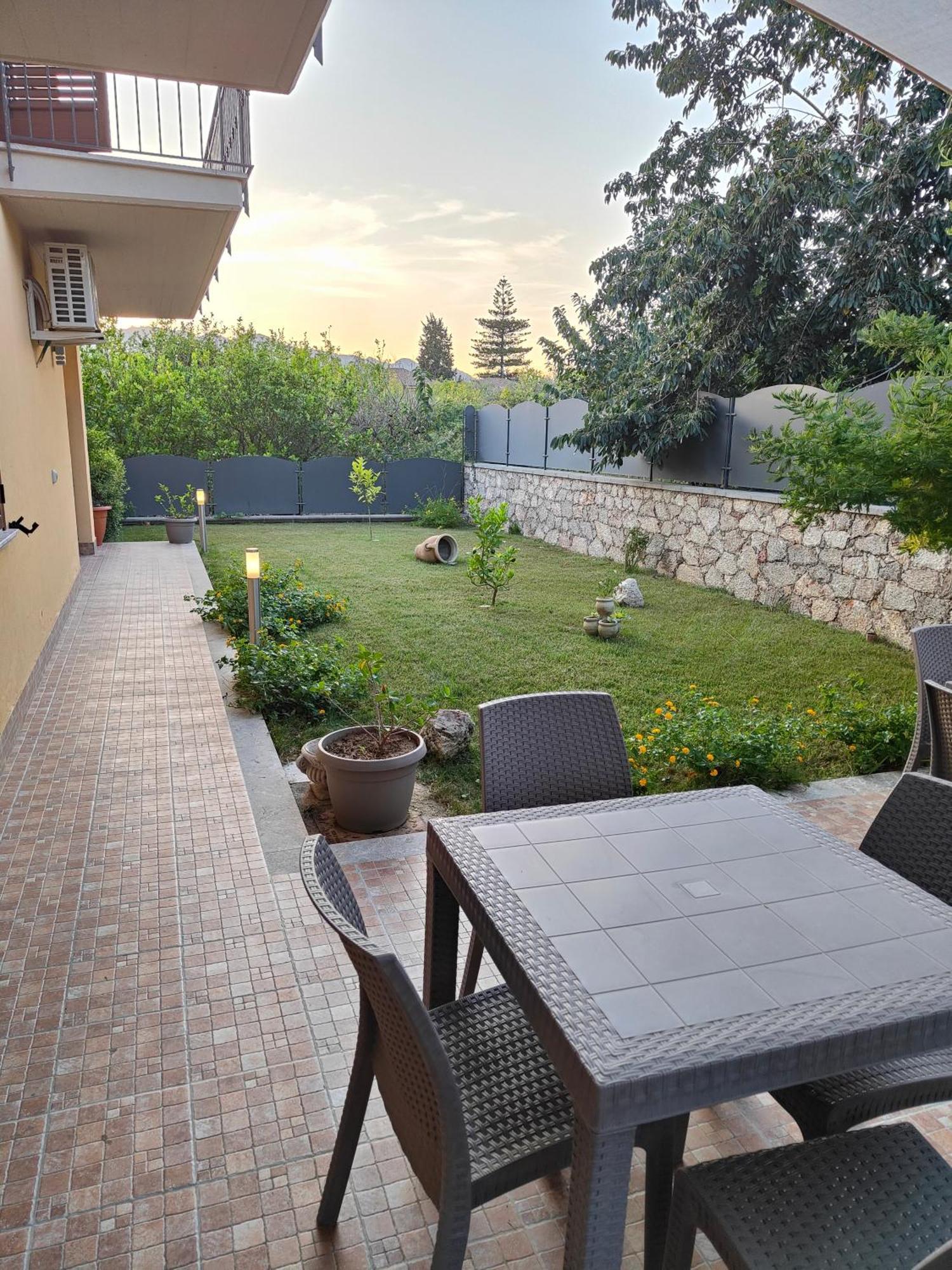 B&B Villa Chiara Bed And Breakfast ตาออร์มินา ภายนอก รูปภาพ